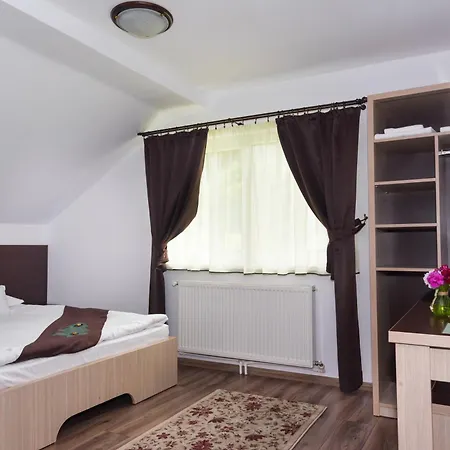 招待所 Casa Bradul
